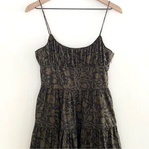 Doen Benoit Dress in Forrest green floral
